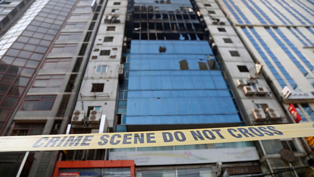 Aumenta a 25 el número de occisos tras incendio en edificio de Bangladesh