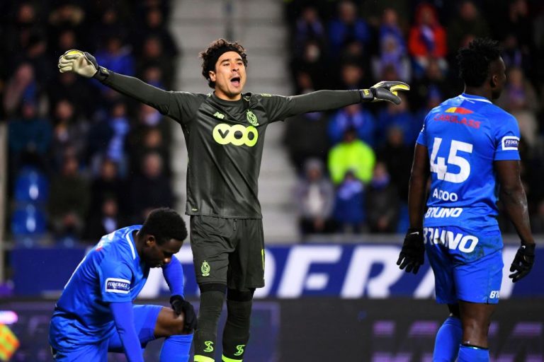 Guillermo Ochoa, jugador del mes en el Standard Lieja