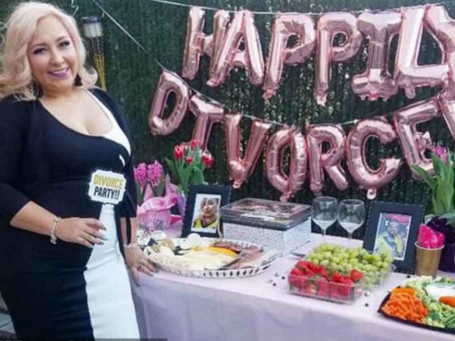 Mujer celebra su divorcio con fiesta