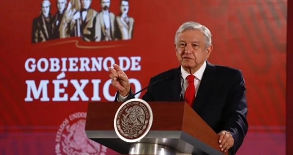 Pide López Obrador tiempo para mejorar servicios de salud
