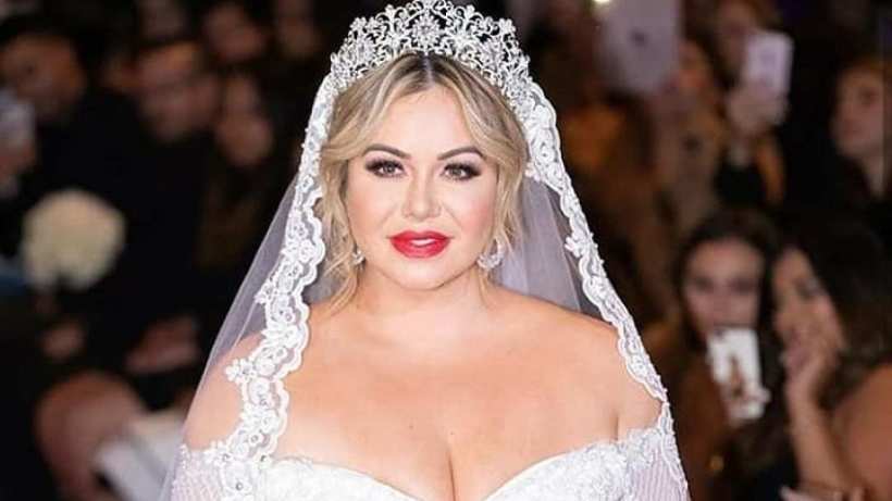 “Chiquis” Rivera se casa a puerta cerrada con Lorenzo Méndez