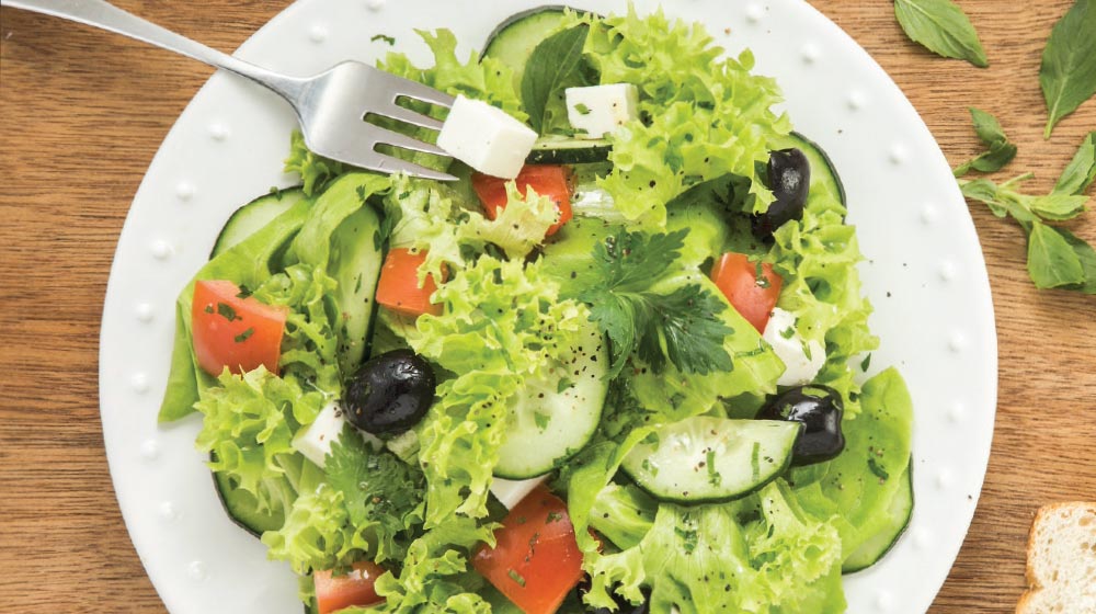 Ensalada griega con queso panela