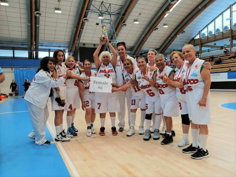 Abuelitas mexicanas conquistan campeonato mundial de basquetbol
