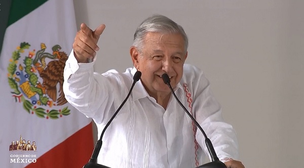 Llama López Obrador a no robar al tener un cargo público