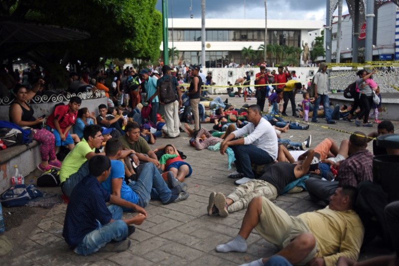 Abren bolsa de trabajo para migrantes enviados de EU a México