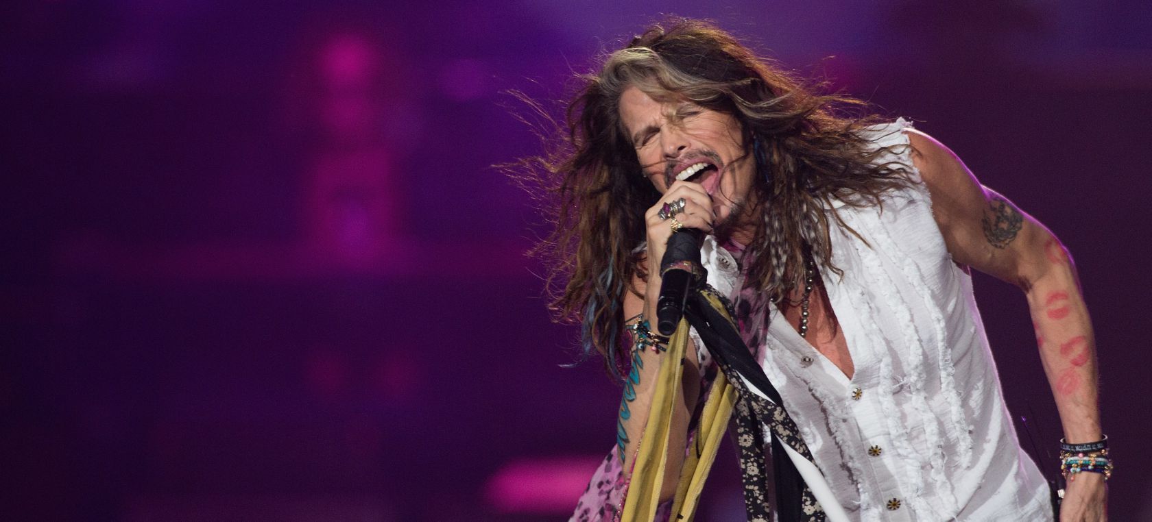 Acusan a Steven Tyler de abuso a una menor de edad